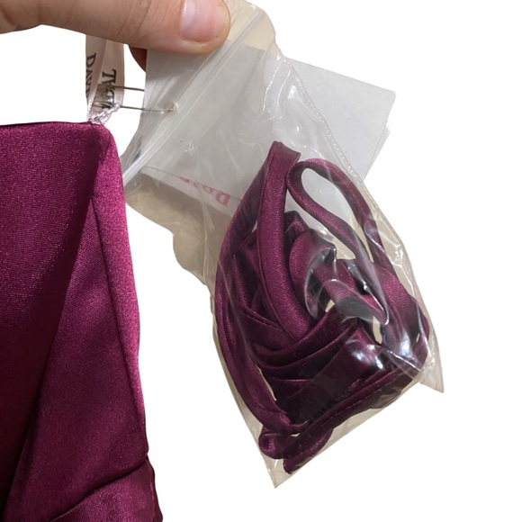 David’s Bridal NWT Sangria Satin Strapless Pleated Dress With Pockets Size 8 - Picture 6 of 9